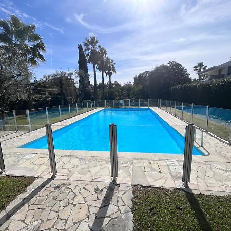 Appartement Avec Terrasse, Vue Jardin Et Piscine อองทีบส์ ภายนอก รูปภาพ